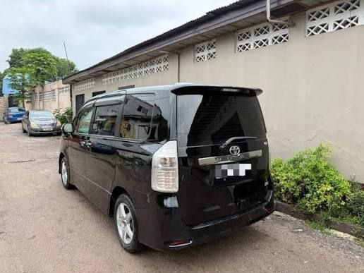 Van avec chauffeur privé à Kinshasa