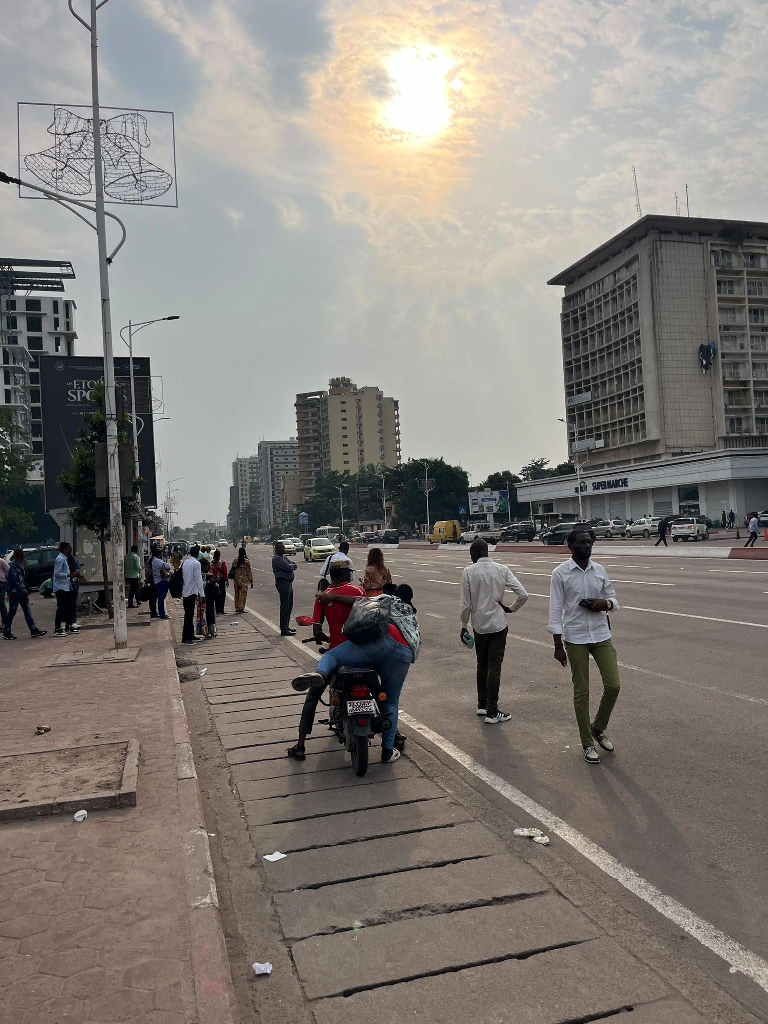 Le boulevard du 30 Juin à Kinshasa