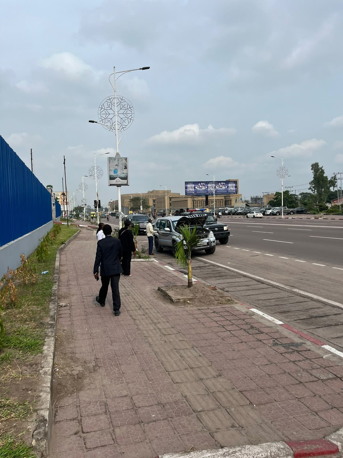 Un grand boulevard de Kinshasa