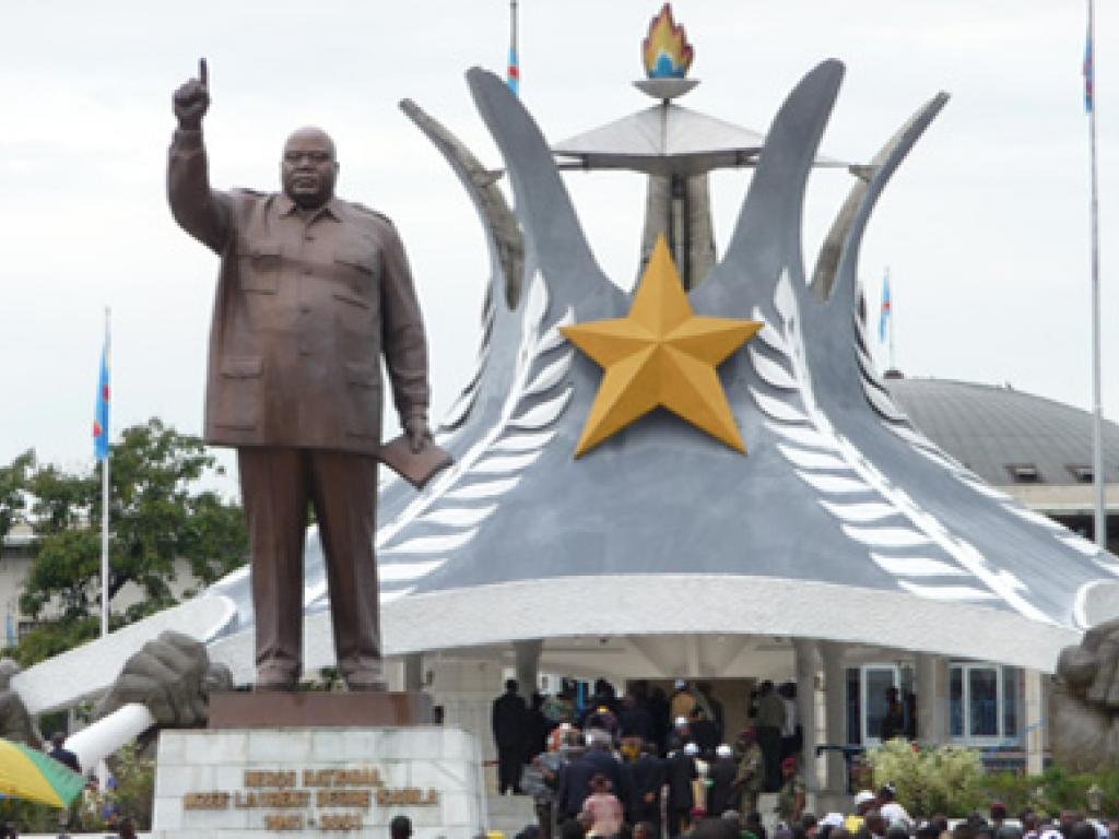 Le mausolée et la statue de Laurent-Désiré Kabila