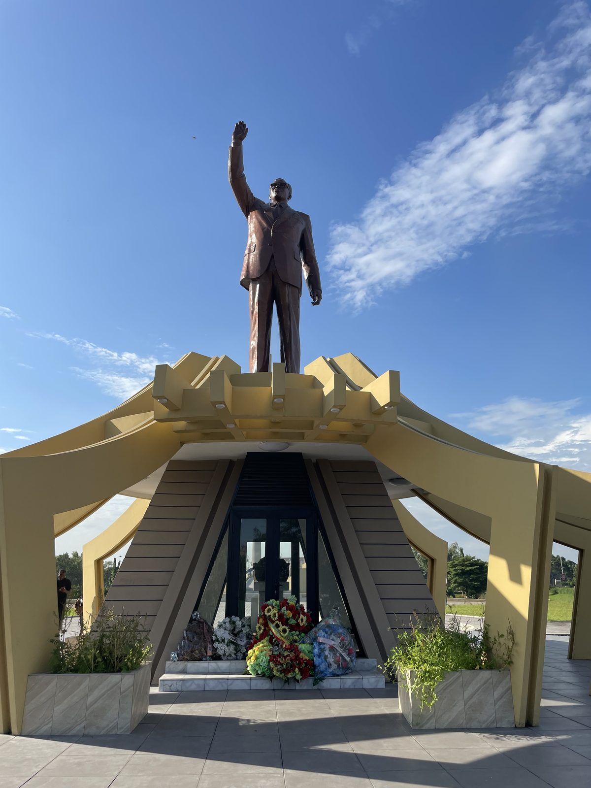 La statue de Patrice Lumumba à l'Échangeur